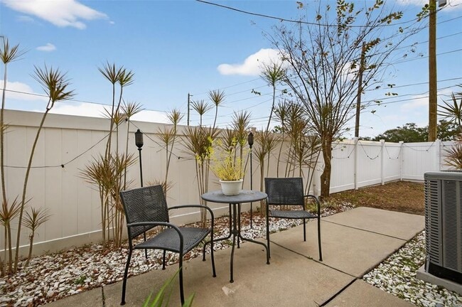 Building Photo - 4362 Tyler Cir N