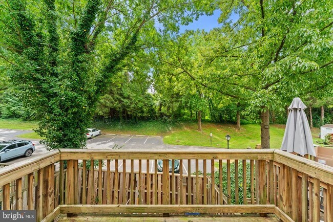 Building Photo - 13 Aviary St