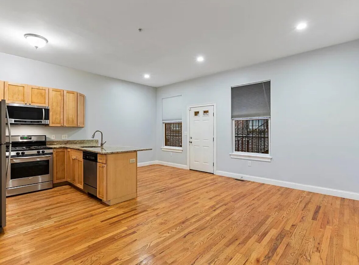 Building Photo - 873 Harrison Ave