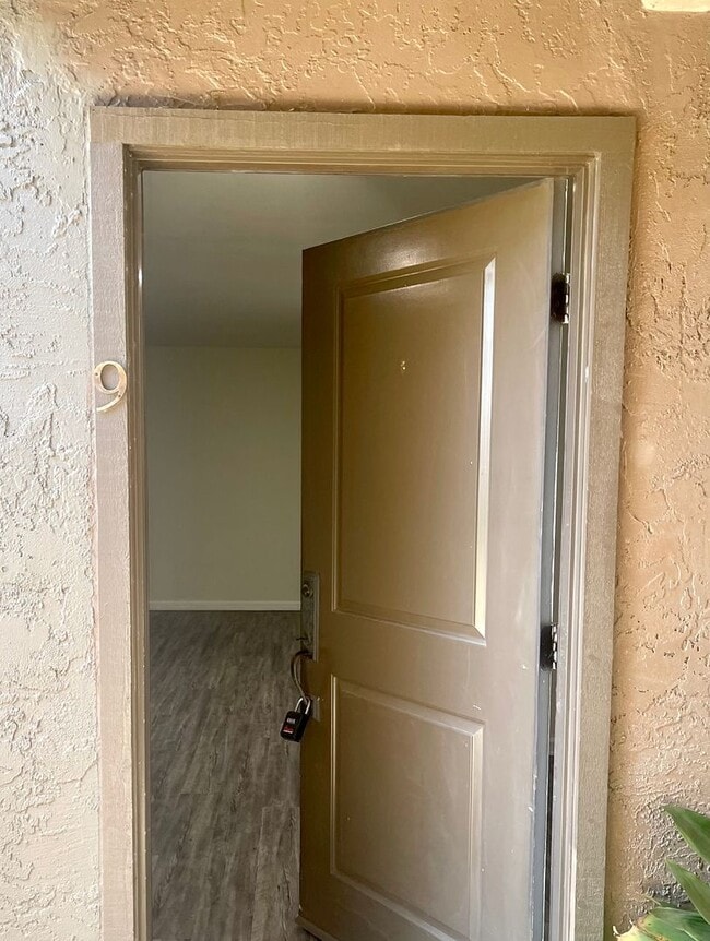 Building Photo - Spacious Studio - Gated Community - A/C + Laundry Inside!