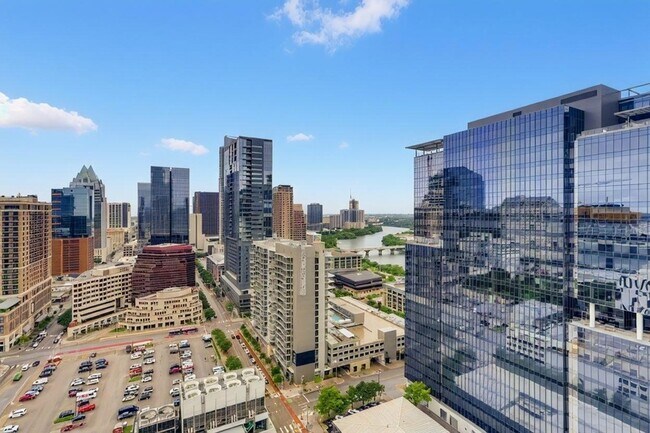 Building Photo - 360 Nueces St