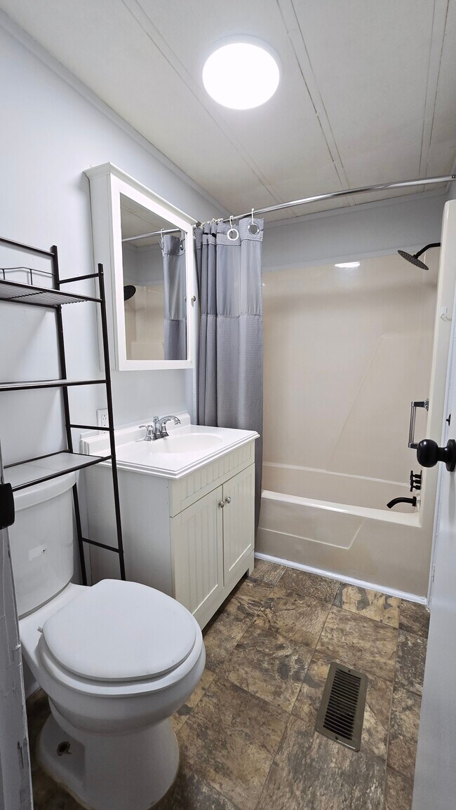 Building Photo - 77 3rd St