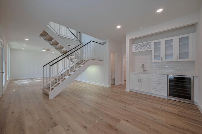 Building Photo - 1115 Augusta Dr