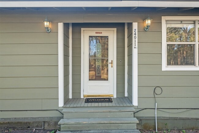 Building Photo - 24011 Lenze Rd