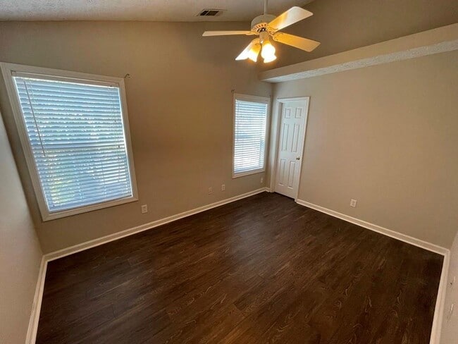 Building Photo - 3251 Avensong Village Cir