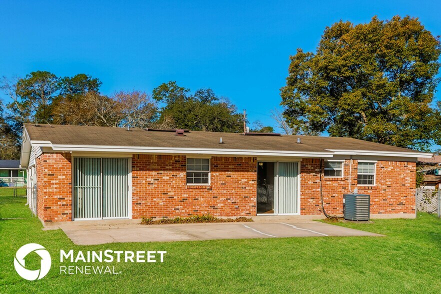 Building Photo - 5505 Enchanted Dr