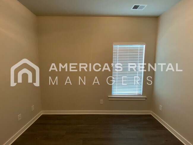 Building Photo - 145 Ridgeview Cir