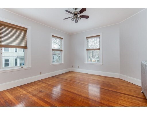 Building Photo - 33 Putnam Ave