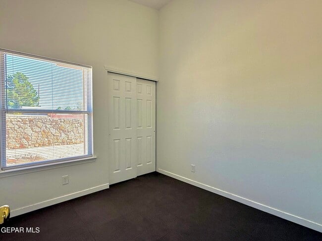 Building Photo - 1217 Iguana Pl