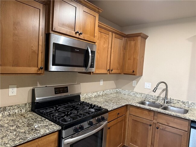 Building Photo - 522 Vee St