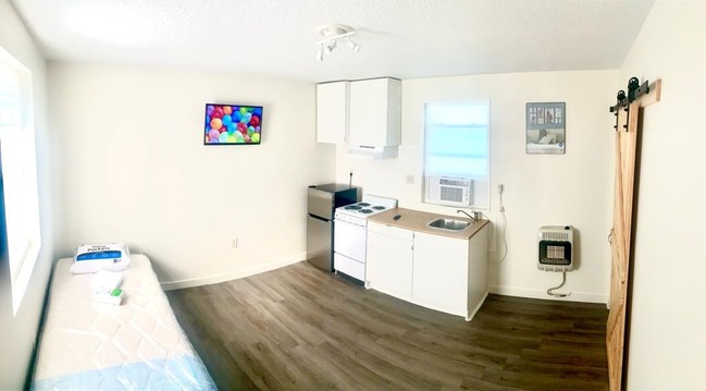 Building Photo - 1380 East Duval Street, Unit 9