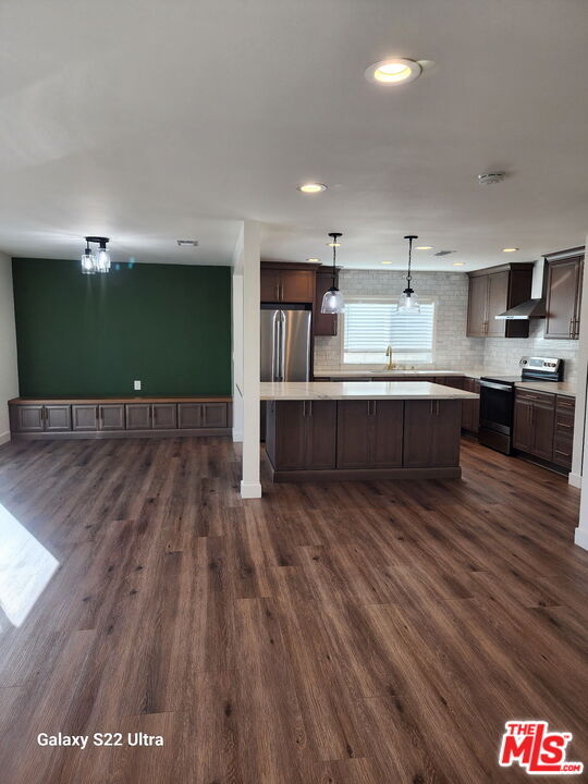 Building Photo - 15624 Gaymont Dr