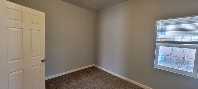 Building Photo - 408 Rudd Ave