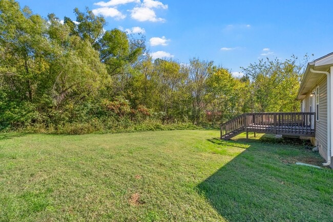 Building Photo - 105 Solid Rock Ct