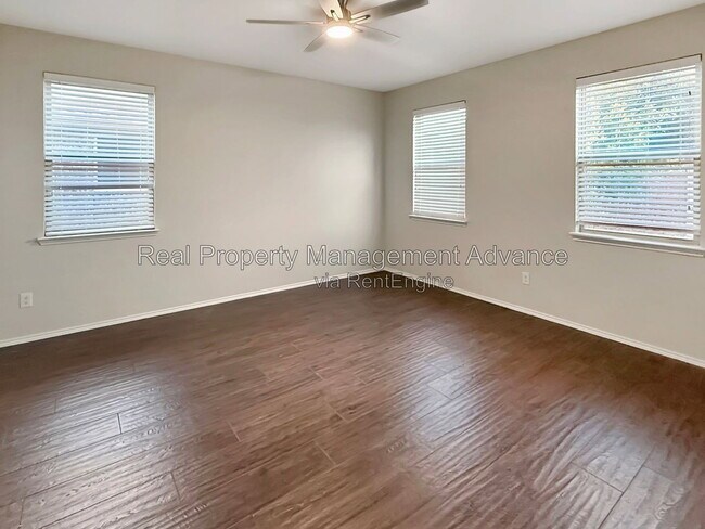 Building Photo - 1290 Lasso Dr