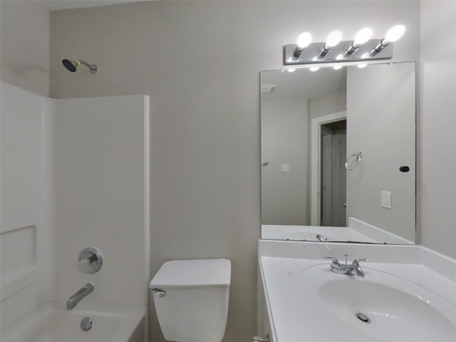 Building Photo - 18835 Atasca Oaks Dr