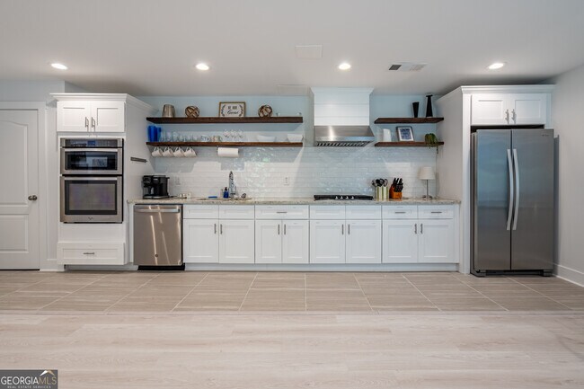 Building Photo - 2617 Caladium Dr NE