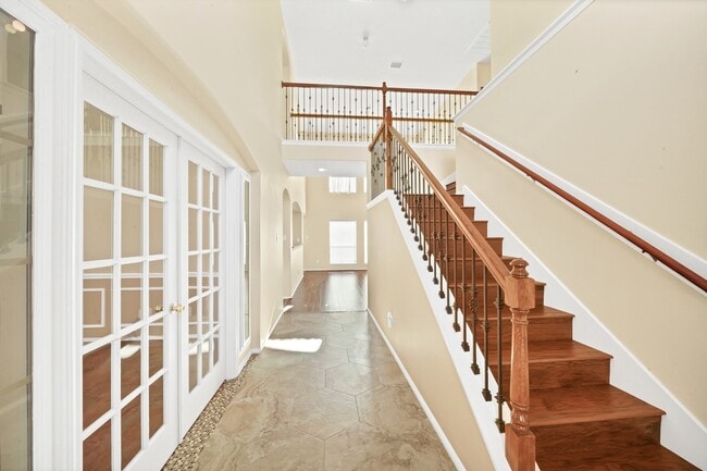 Building Photo - 18123 Memorial Falls Dr