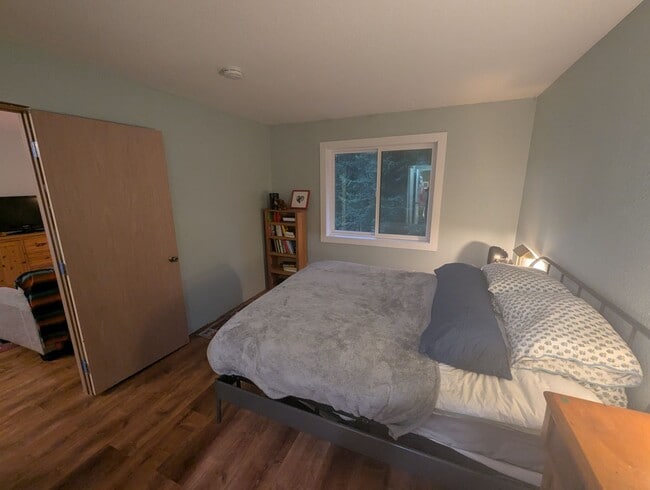 Building Photo - 2 bed/1 bath Crowhill condo on Douglas- Unfurnished