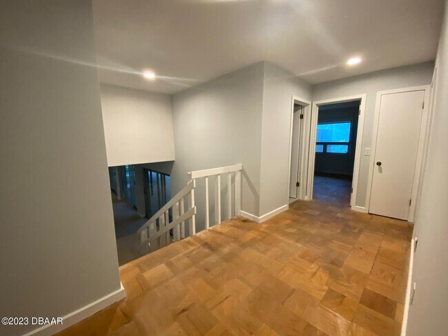 Building Photo - 1 Arrowhead Dr