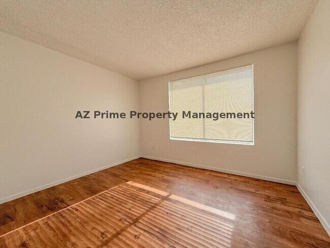 Building Photo - 2415 W Hazelwood St