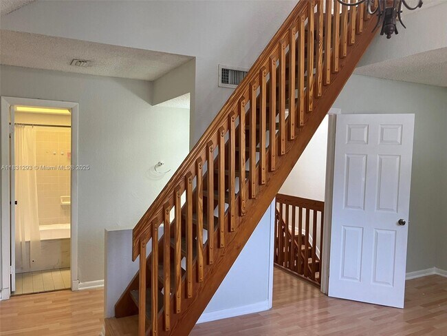 Building Photo - 13036 SW 88th Terrace N