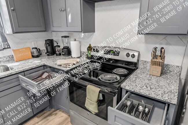 Building Photo - 12811 Pandora Dr