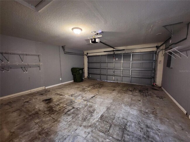 Building Photo - 22707 Roderick Dr