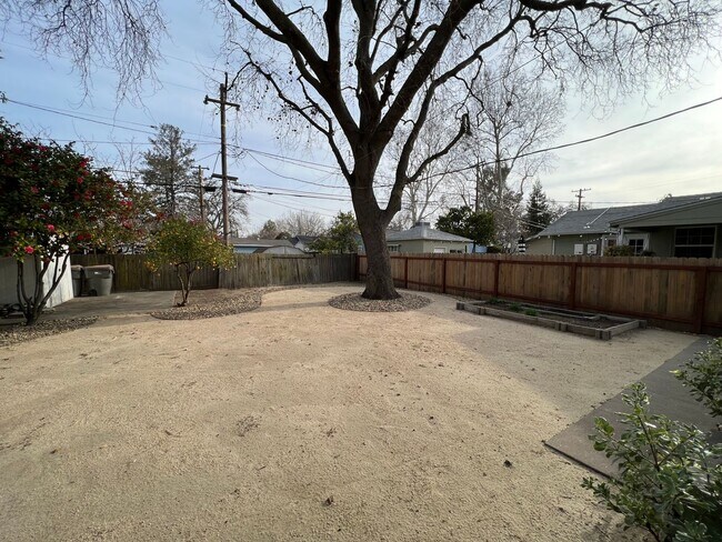 Building Photo - 110 Alameda Blvd - West Sacramento 95691