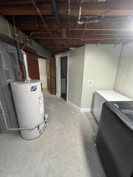 Building Photo - 178 Wellington Ave