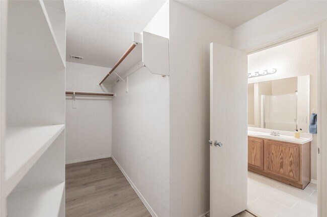 Building Photo - 629 Chalk Knoll Rd