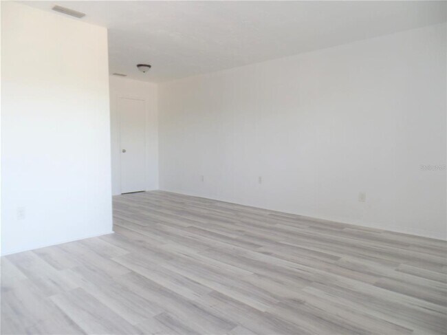 Building Photo - 1240 70th St N