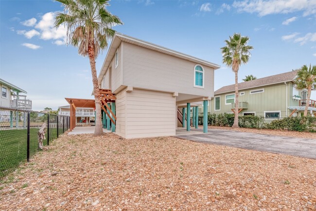 Building Photo - 16520 Barbados Way