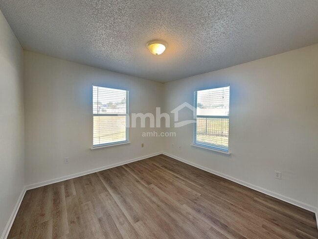 Building Photo - 2739 Ravine Hill Dr