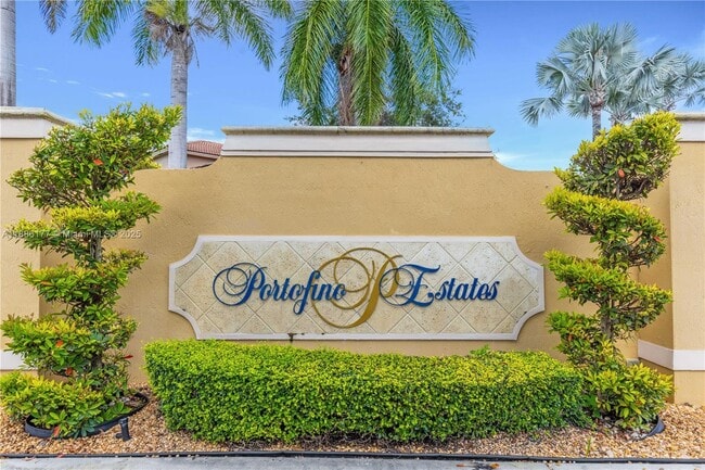 Building Photo - 4108 NE 22nd St