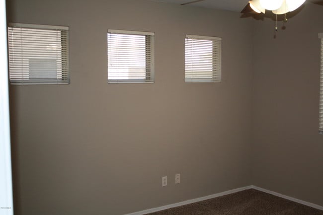 Building Photo - 6123 N 135th Dr