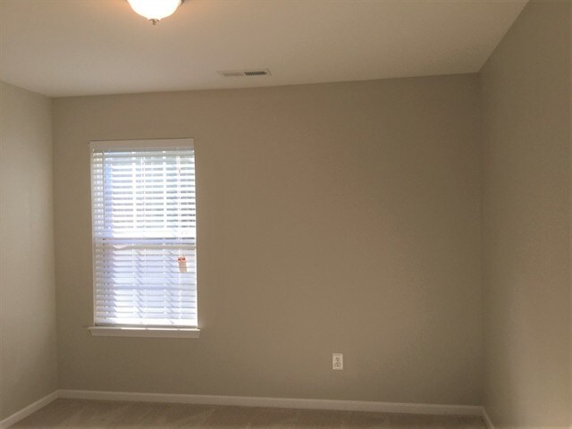 Building Photo - 5223 Sunriver Rd