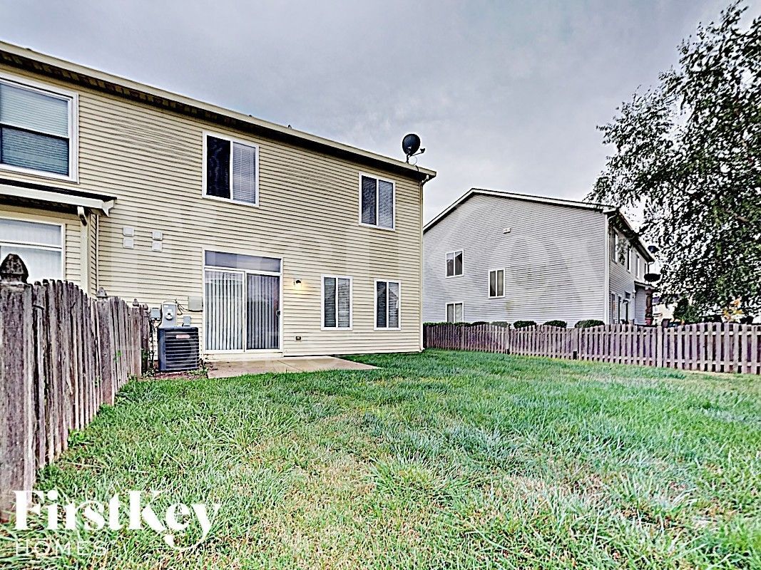 Building Photo - 674 Edward Dr