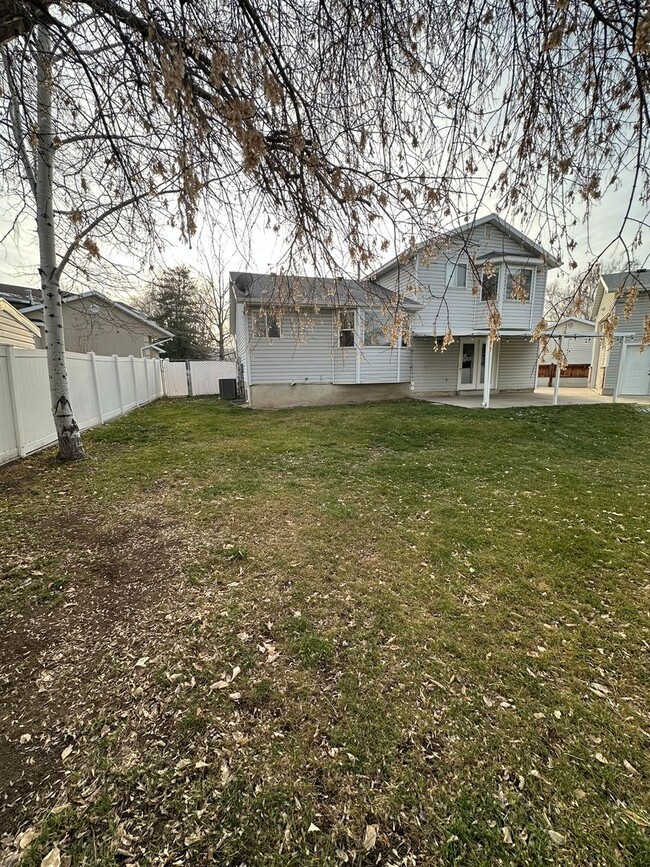 Building Photo - GET $500 OFF THE FIRST MONTHS RENT!!!