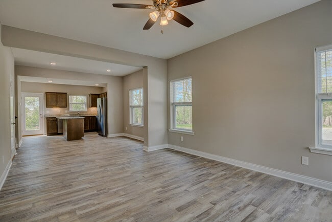 Building Photo - 5565 Limaburg Rd