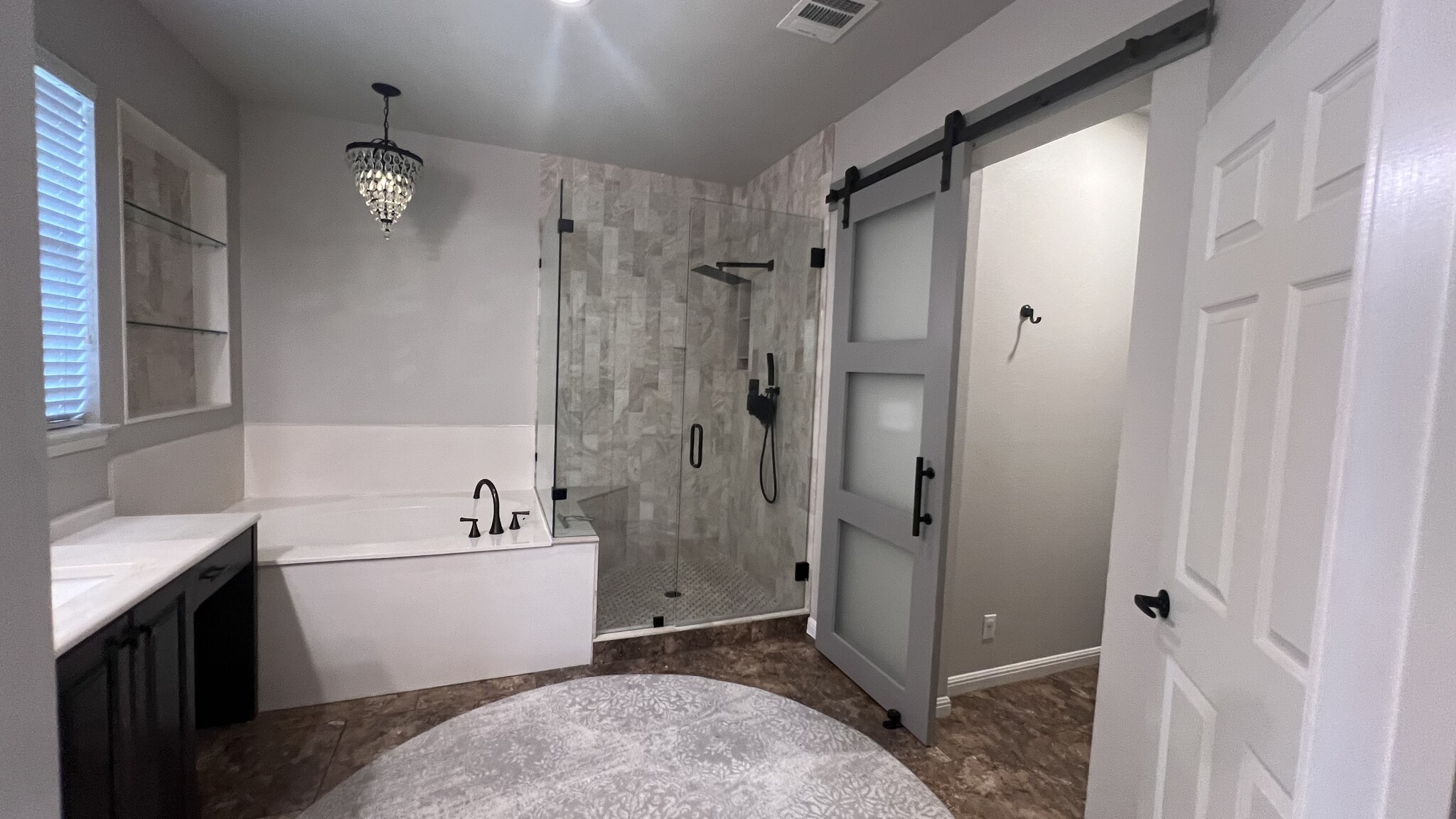Master bath jetted soaker tub / marble stand up shower - 18439 Rogers Bend