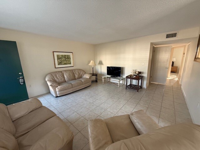 Building Photo - 2800 Indian River Blvd