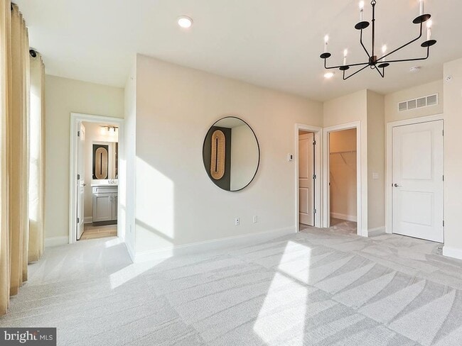 Building Photo - 715 Parker Blvd