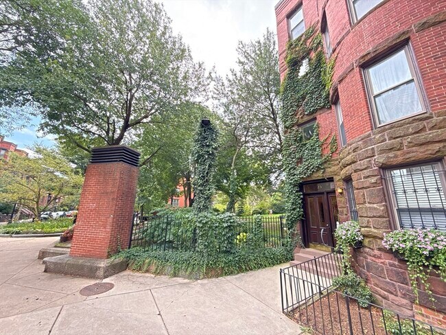Building Photo - 25 Follen St