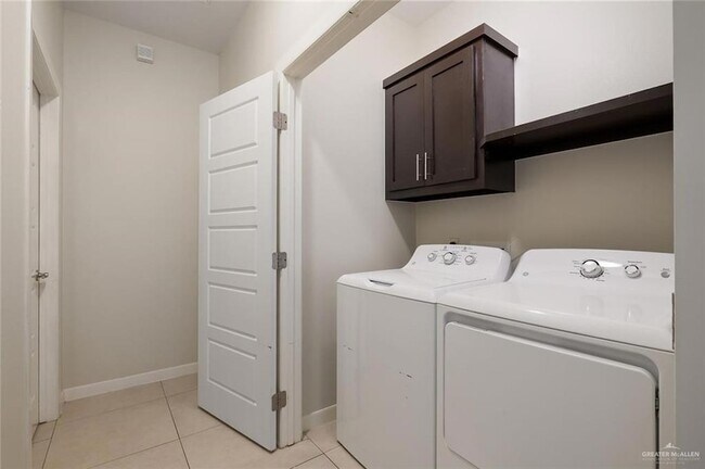 Building Photo - 3109 Javalina Ave