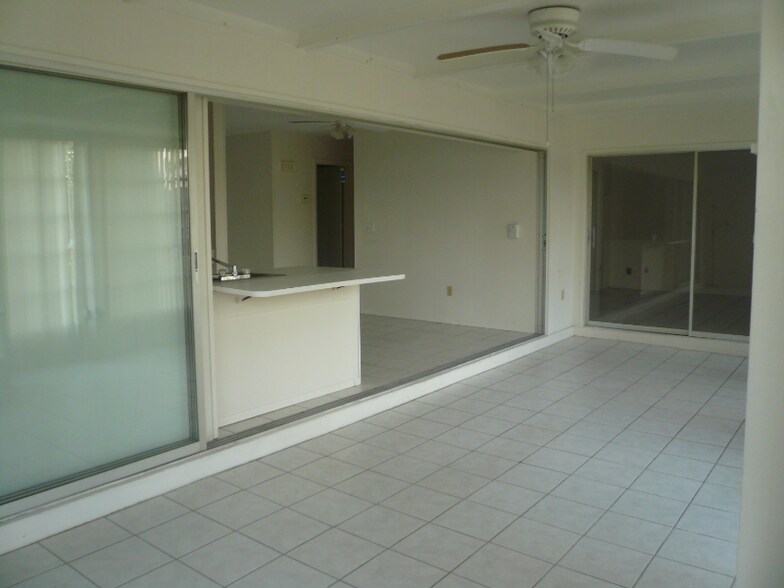Building Photo - 13476 Newport Ave