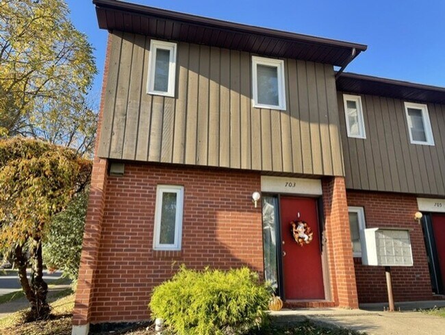 Building Photo - Fall Semester Lease Available! 2 Bedroom T...