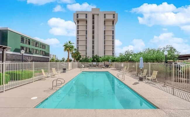 Building Photo - 3930 S University Center Dr