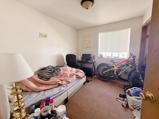 Building Photo - September Pre-Lease - 3bed/1bath