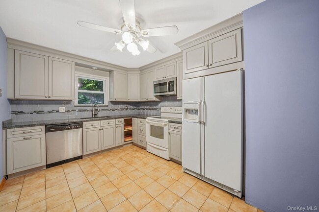 Building Photo - 68 Old Sylvan Lake Rd